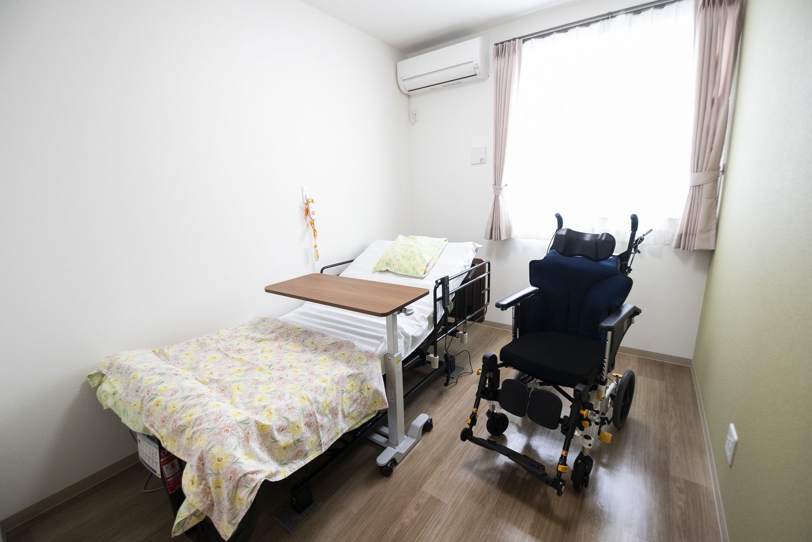 車椅子を置いた居室の様子